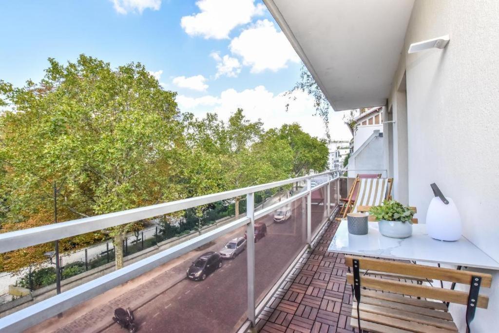 Luxury Paris La Vie En Rose Jacuzzi Terrasse Parking Lägenhet Exteriör bild